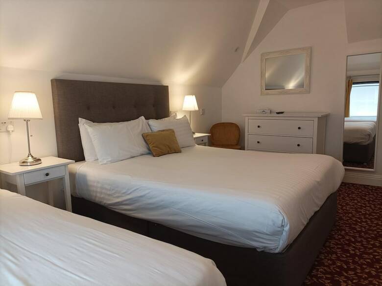 Hotel Tom Dick And Harriet's