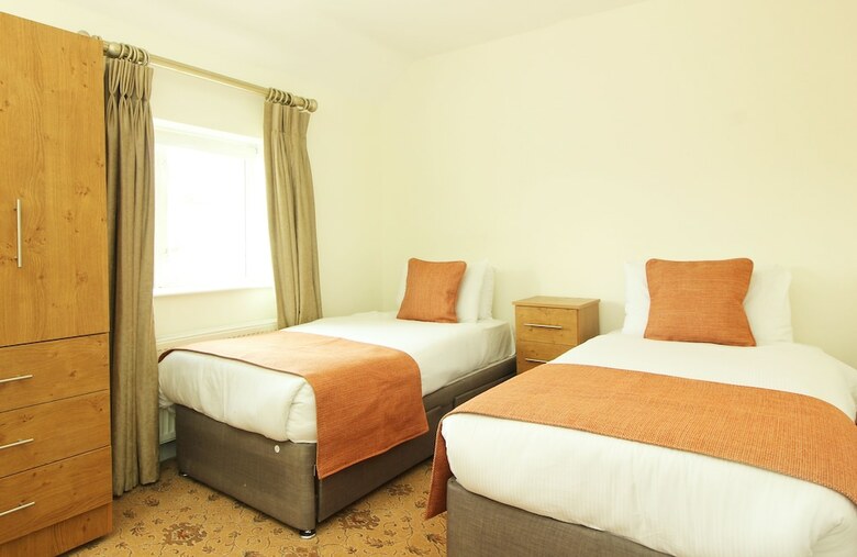 Hotel Tom Dick And Harriet's