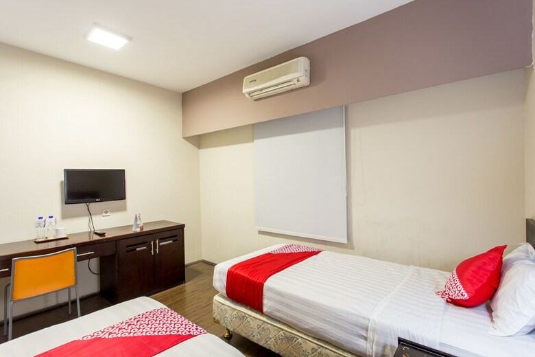 Capital O 769 City Hotel