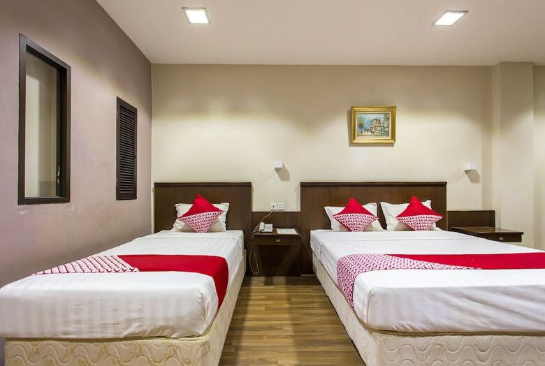 Capital O 769 City Hotel