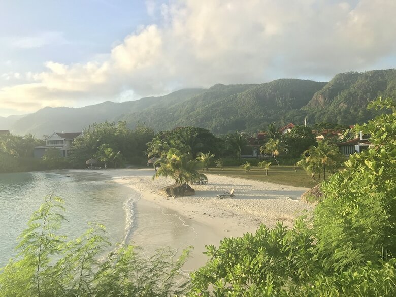 Apartamentos Eden Island Gem