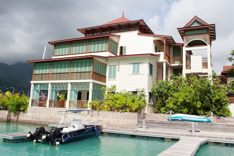 Apartamentos Eden Island Gem
