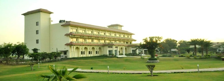 Hotel Shiva Oasis Resort