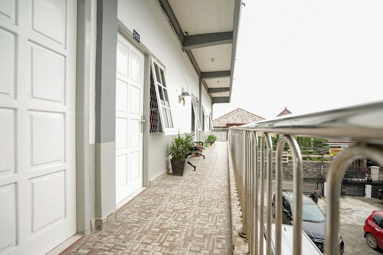 Hotel Oyo 699 Amelia Kost