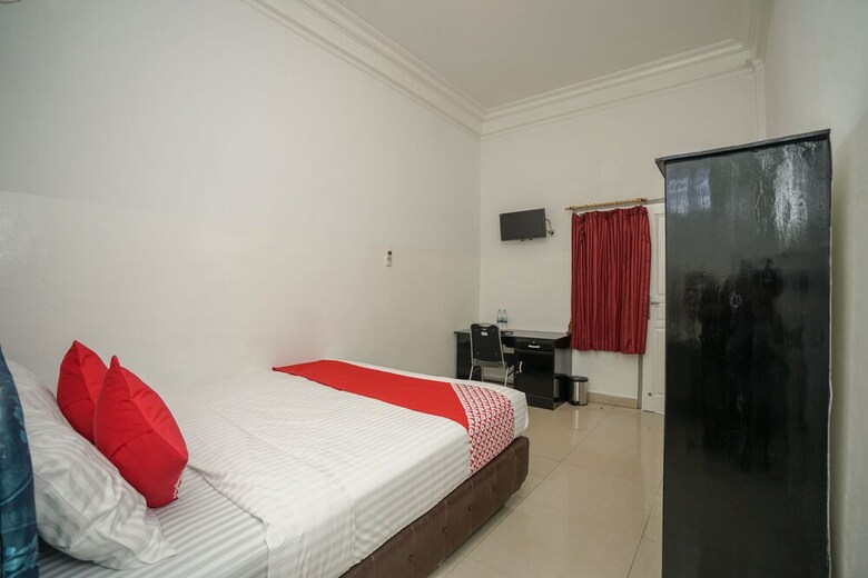 Hotel Oyo 699 Amelia Kost