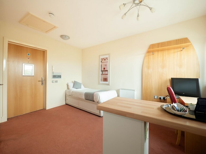 Hotel Oyo Chase Suites