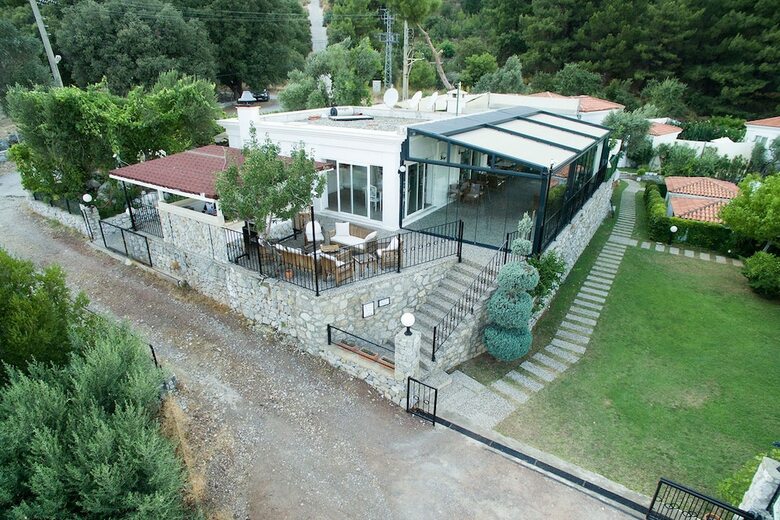 Alya Piynar Villa