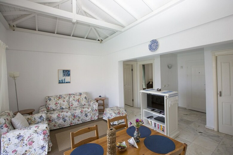 Alya Piynar Villa