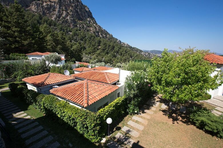 Alya Piynar Villa