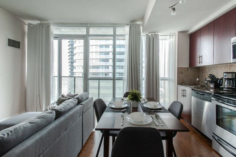 Downtown Luxury Cn Tower & Lake View