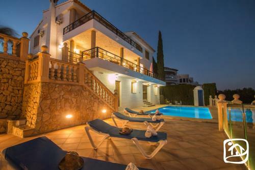 Holiday Villa Basetes