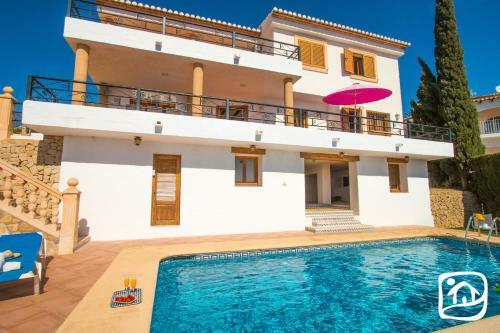 Holiday Villa Basetes