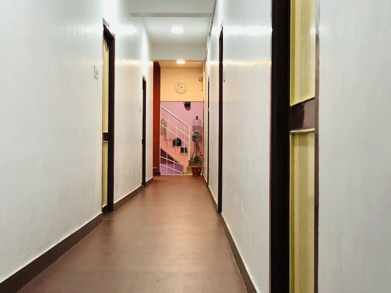 Hotel Varsha