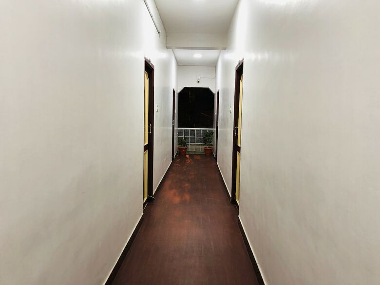 Hotel Varsha