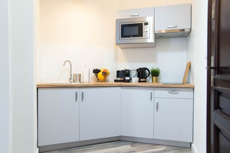 Leo Apartments Residence