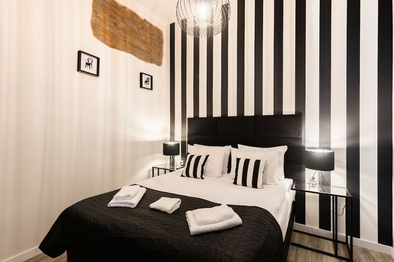 Leo Apartments Residence