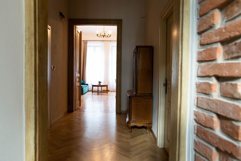 Leo Apartments Residence