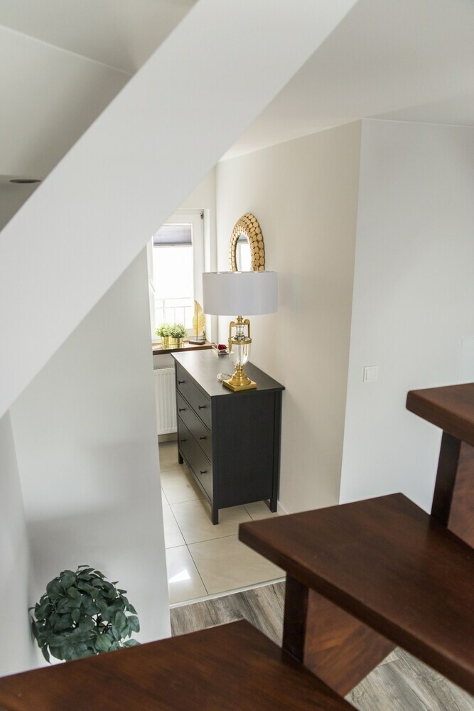 Leo Apartments Residence