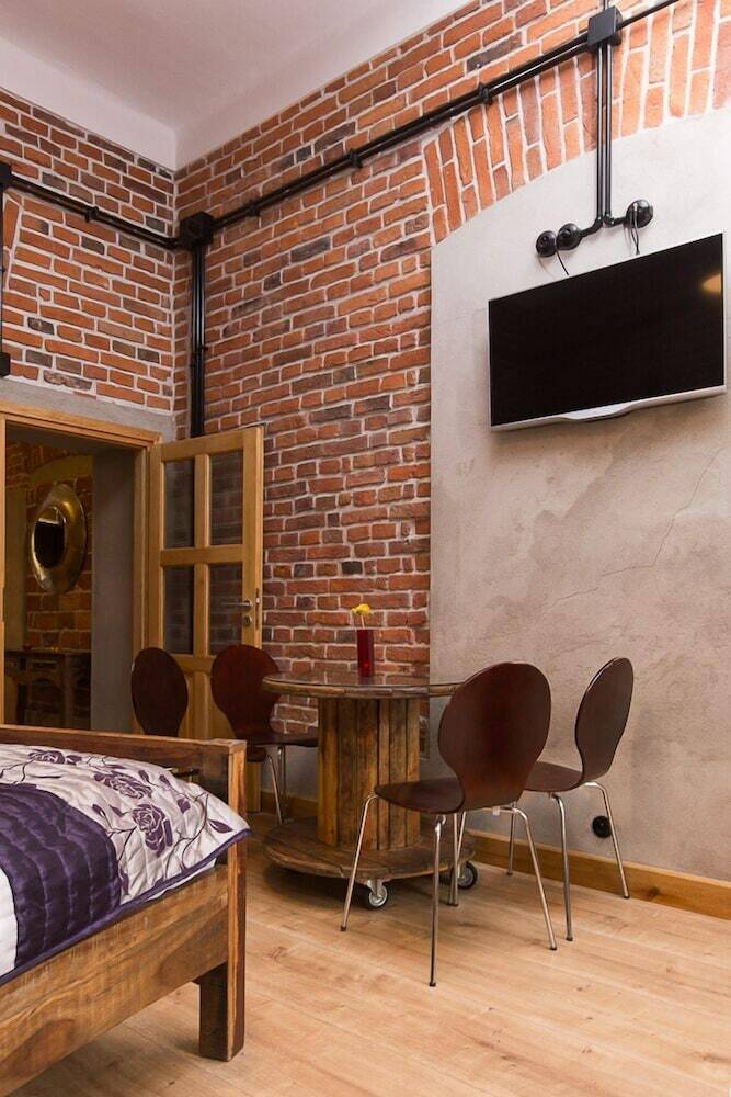 Leo Apartments Residence