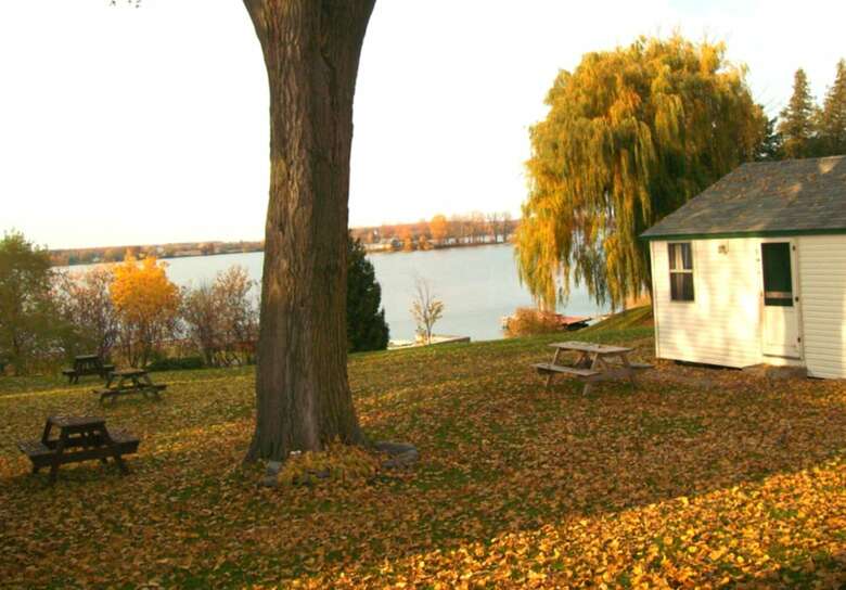 Cribs On East Lake