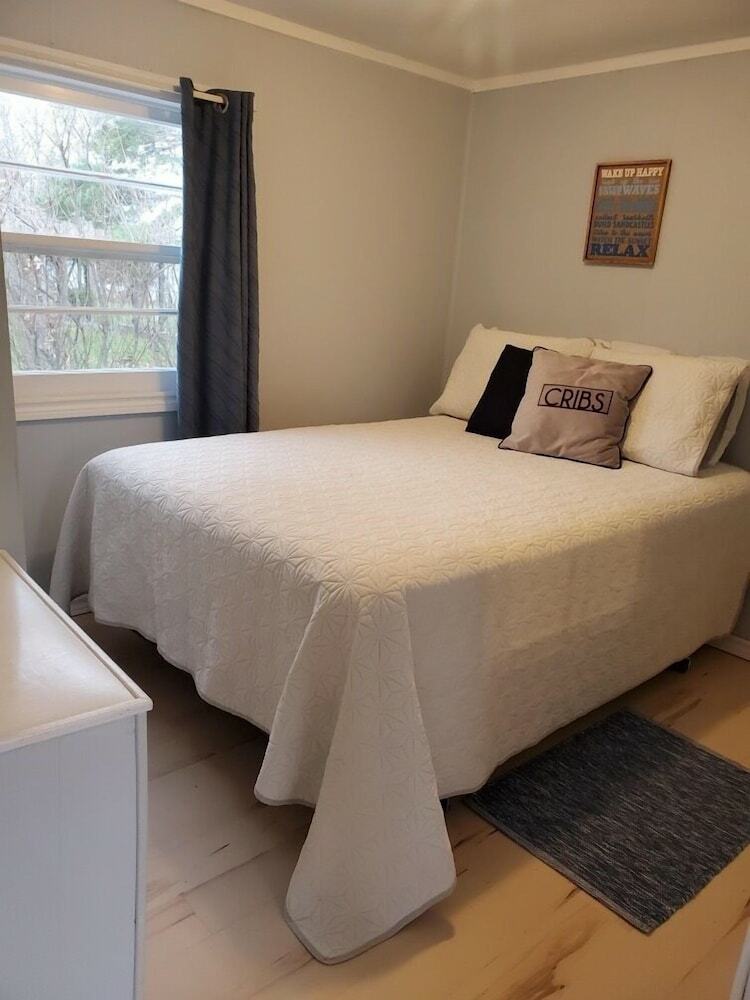 Cribs On East Lake