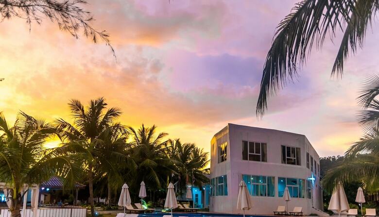 Hotel Scarlet Sails Resort