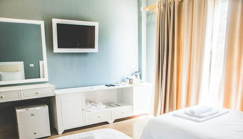 Hotel Scarlet Sails Resort