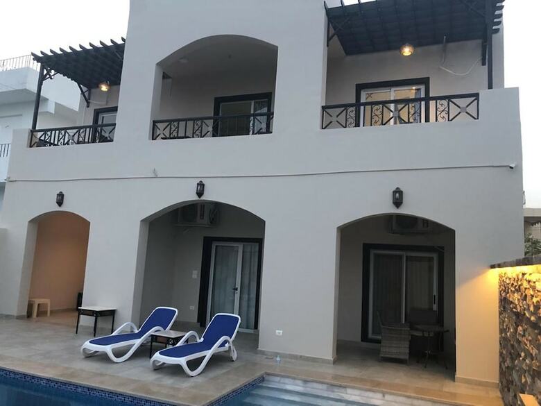 Royal Home Villa Apartment