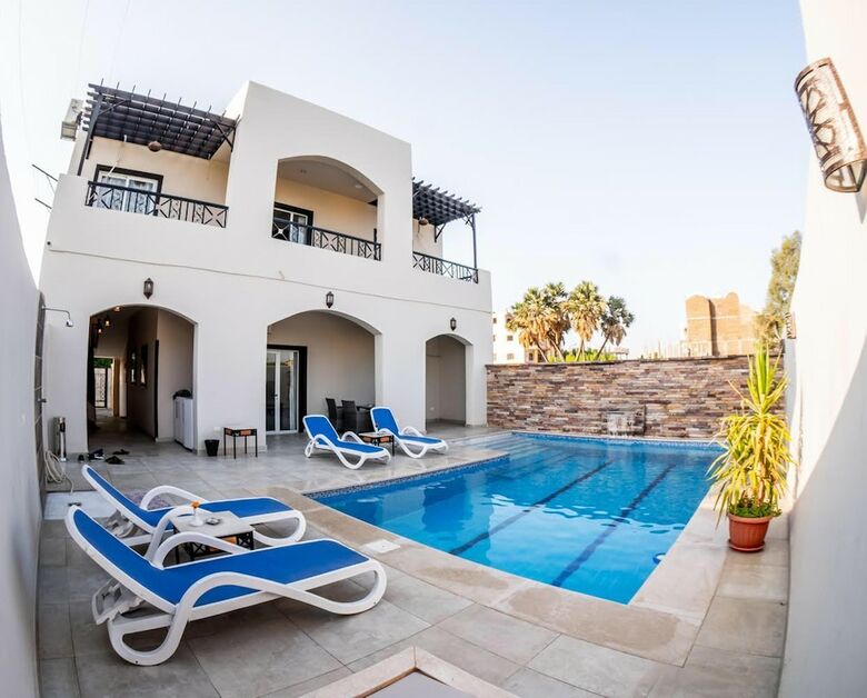 Royal Home Villa Apartment