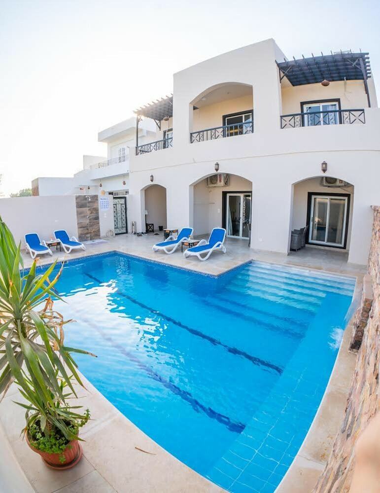 Royal Home Villa Apartment