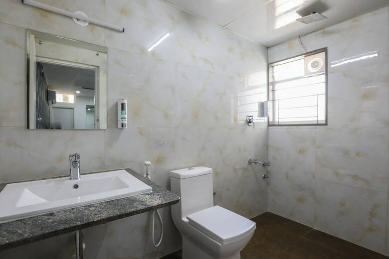 Hostal Hotel Aston Suites