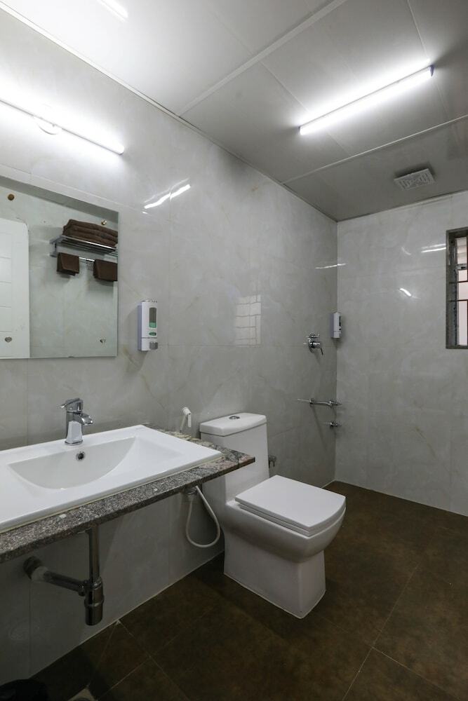 Hostal Hotel Aston Suites