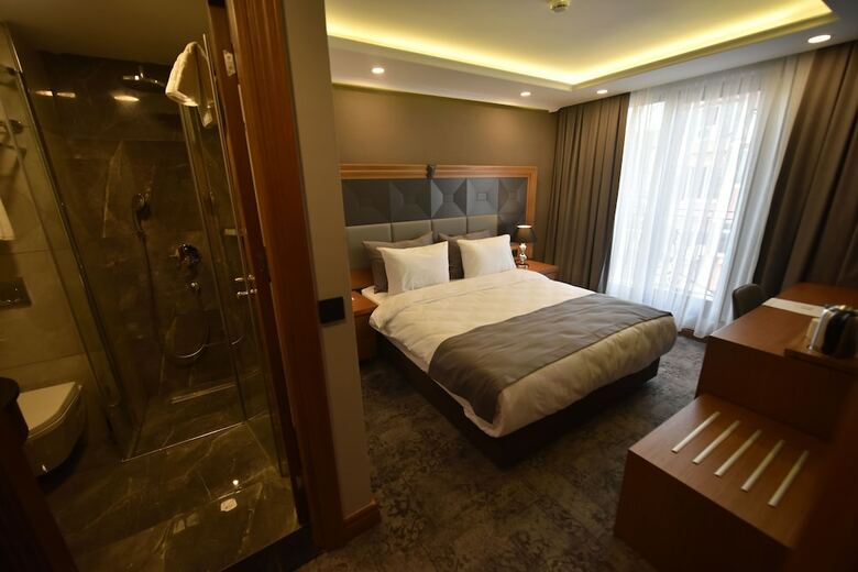Four Seven Hotel