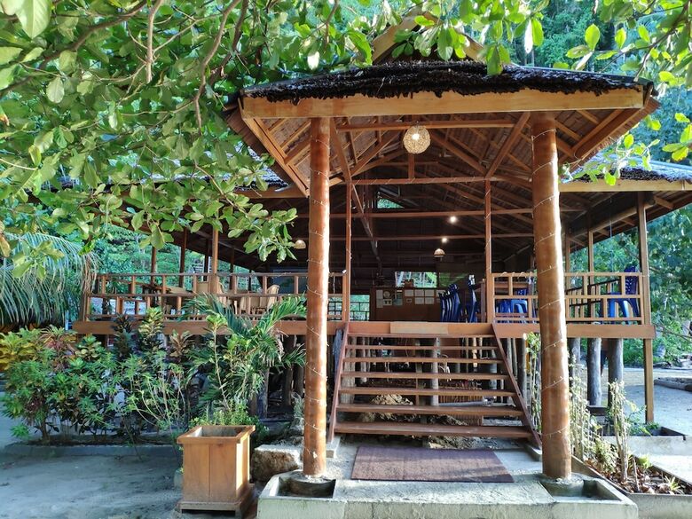 Bed & Breakfast Harmony Bay Resort And Dive Center