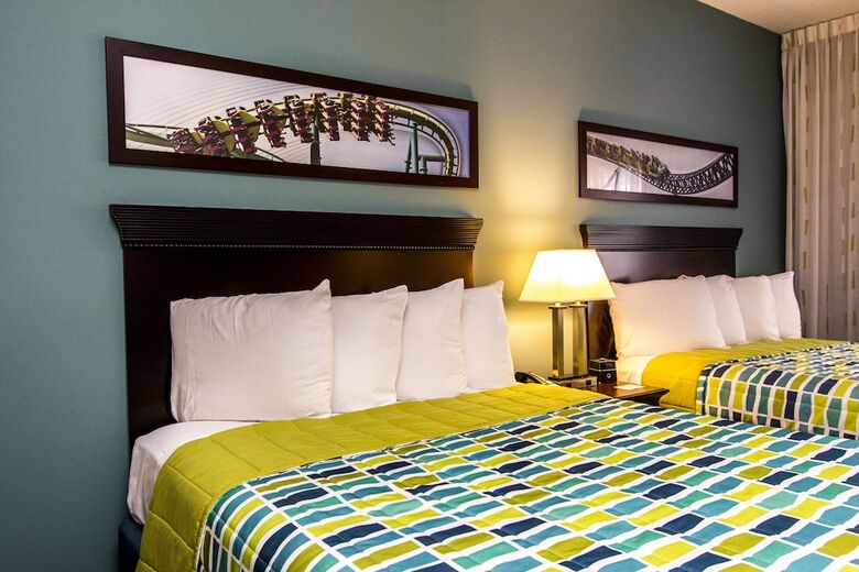 Cedar Point's Express Hotel