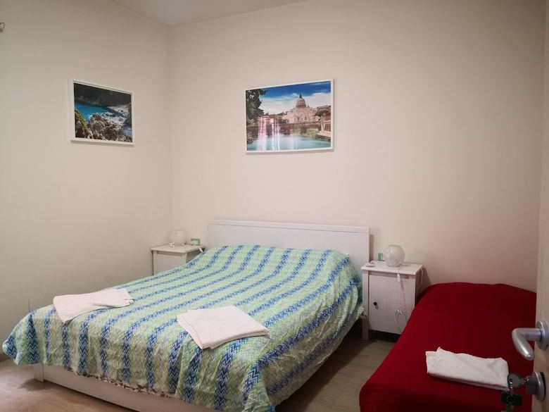 Romulea Guest House