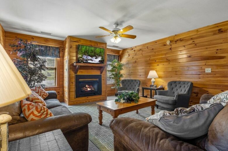 Poplar Point Condo Unit 12f - Three Bedroom Condo