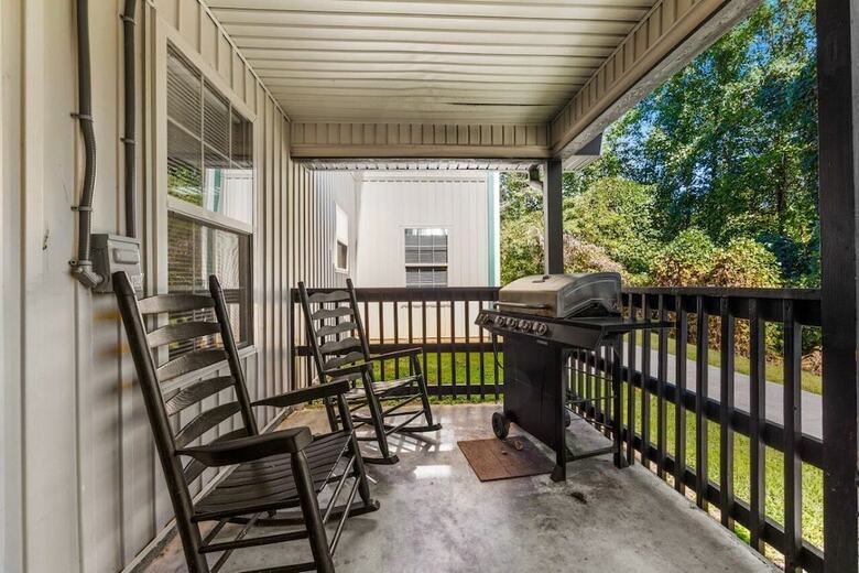 Poplar Point Condo Unit 12f - Three Bedroom Condo