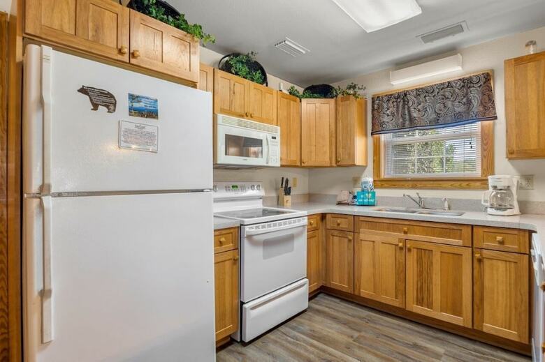 Poplar Point Condo Unit 12f - Three Bedroom Condo
