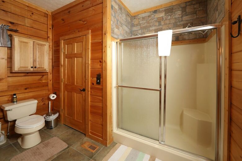 A Heavenly View - Three Bedroom Cabin