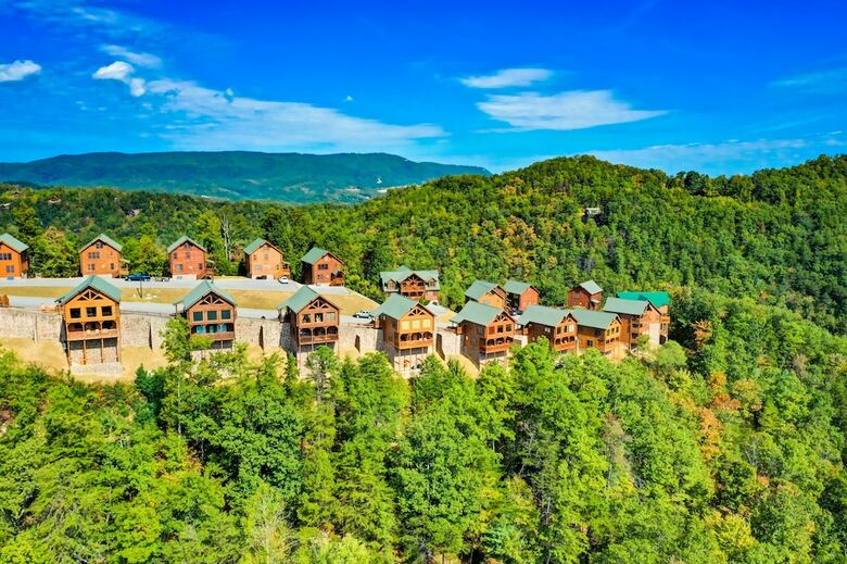 Estate Of Relaxation - Nine Bedroom Cabin