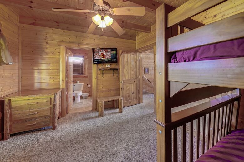 Estate Of Relaxation - Nine Bedroom Cabin