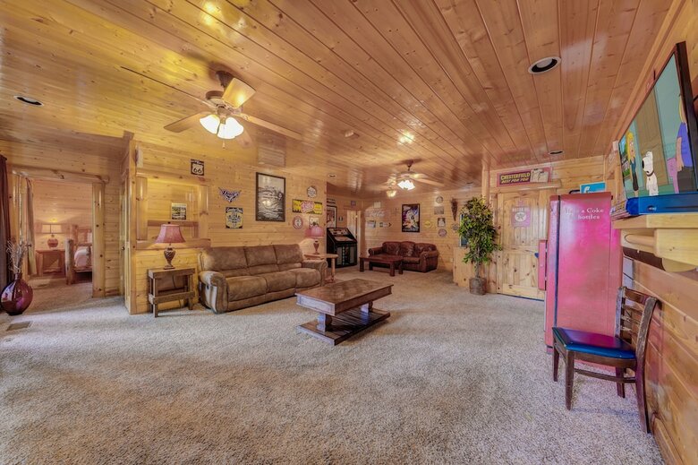 Estate Of Relaxation - Nine Bedroom Cabin