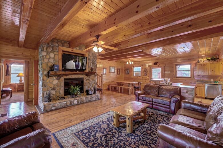 Estate Of Relaxation - Nine Bedroom Cabin