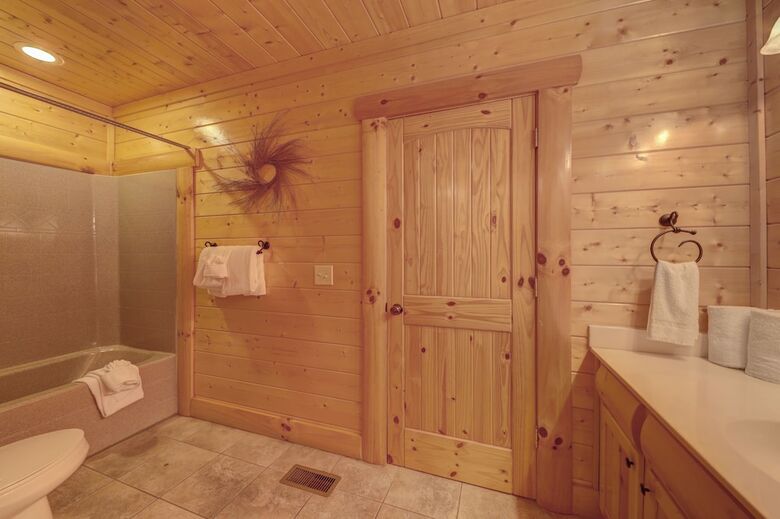 Estate Of Relaxation - Nine Bedroom Cabin