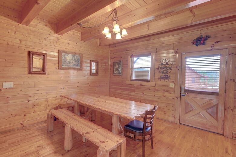 Estate Of Relaxation - Nine Bedroom Cabin