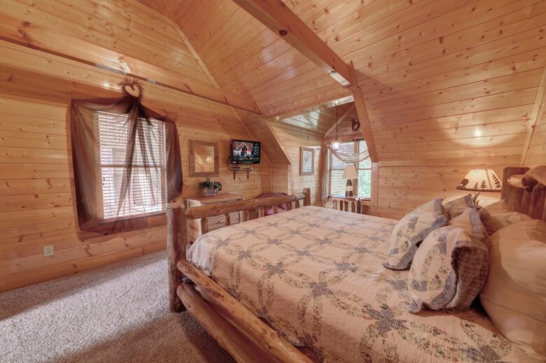 Estate Of Relaxation - Nine Bedroom Cabin
