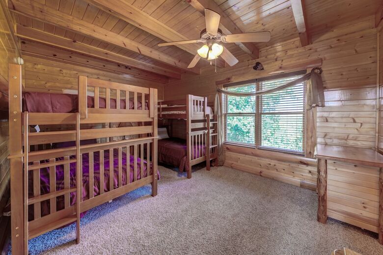 Estate Of Relaxation - Nine Bedroom Cabin