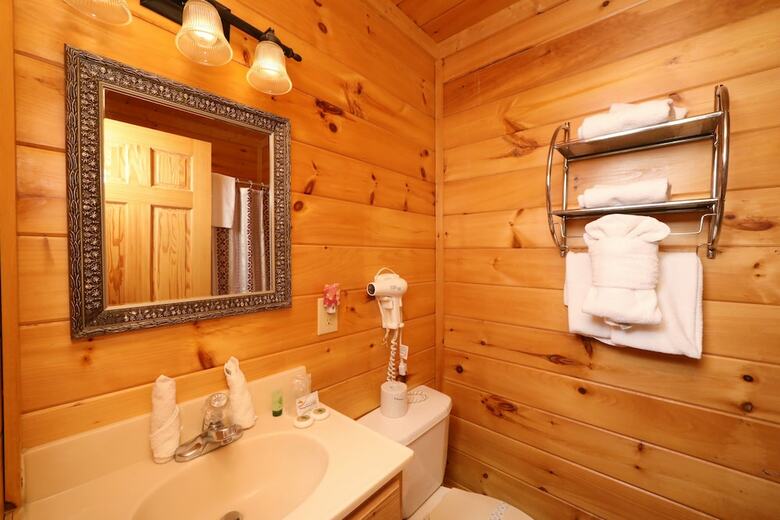 Blessed Nest - Four Bedroom Cabin