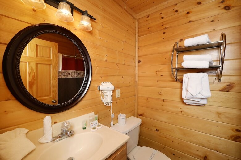 Blessed Nest - Four Bedroom Cabin